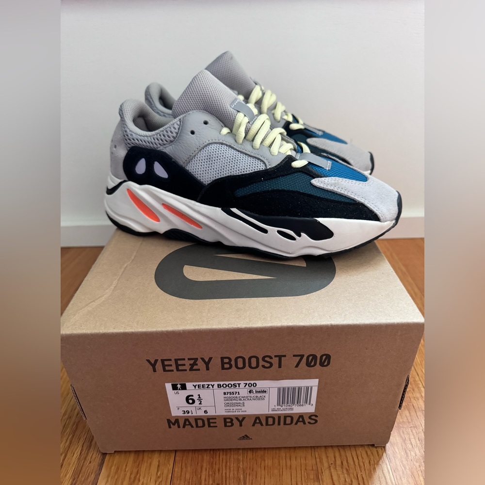 Yeezy Boost 700